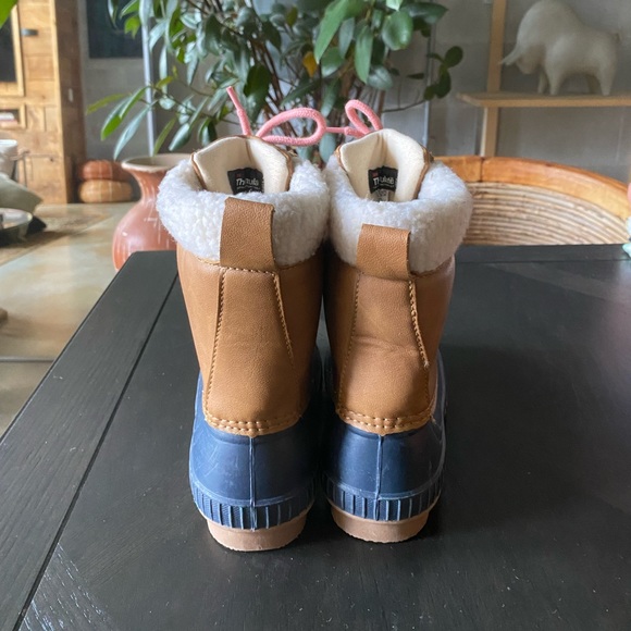 The Gap shearling lined rain boots - Picture 3 of 5